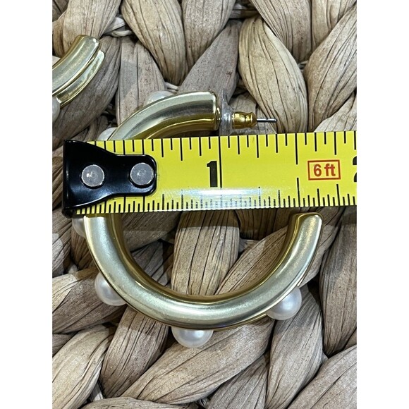 J.Crew VTG Oversized Pearl Hoop Earrings Gold Tone Pierced Statement Y2K Regency - Picture 10 of 11